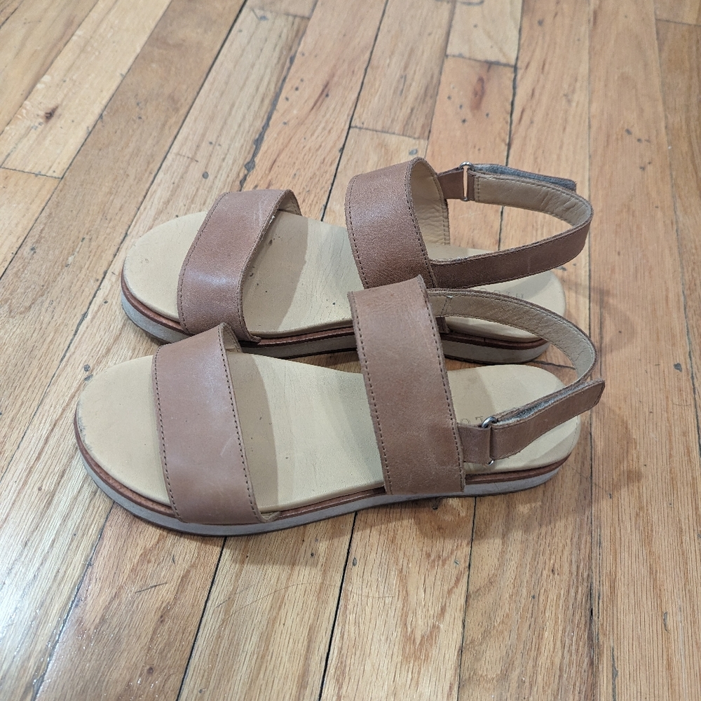 Nisolo Flatform sandals